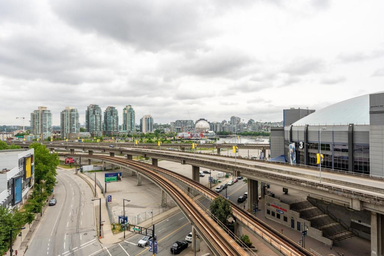 Heart Of Downtown 1 Bd Entire Condo - Pool, Gym, Parking, Office, Ac Vancouver Bagian luar foto
