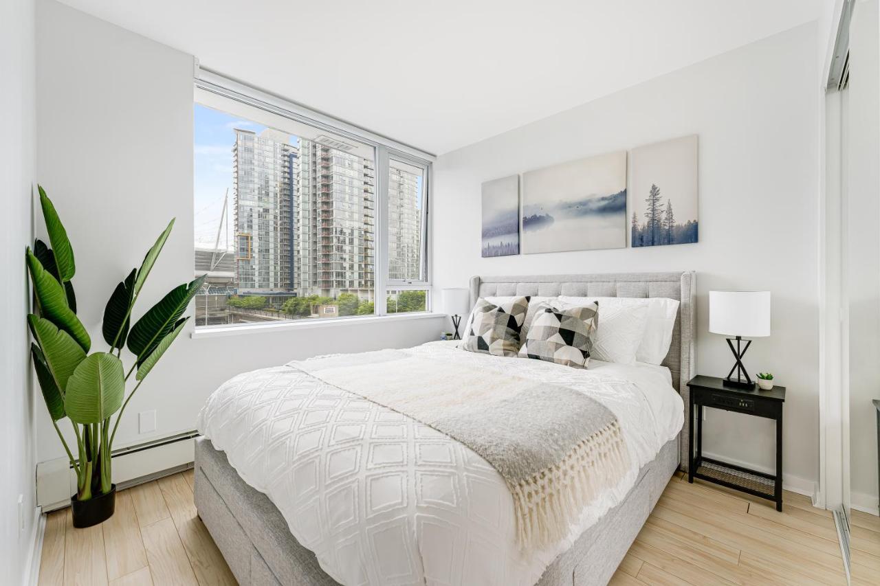 Heart Of Downtown 1 Bd Entire Condo - Pool, Gym, Parking, Office, Ac Vancouver Bagian luar foto